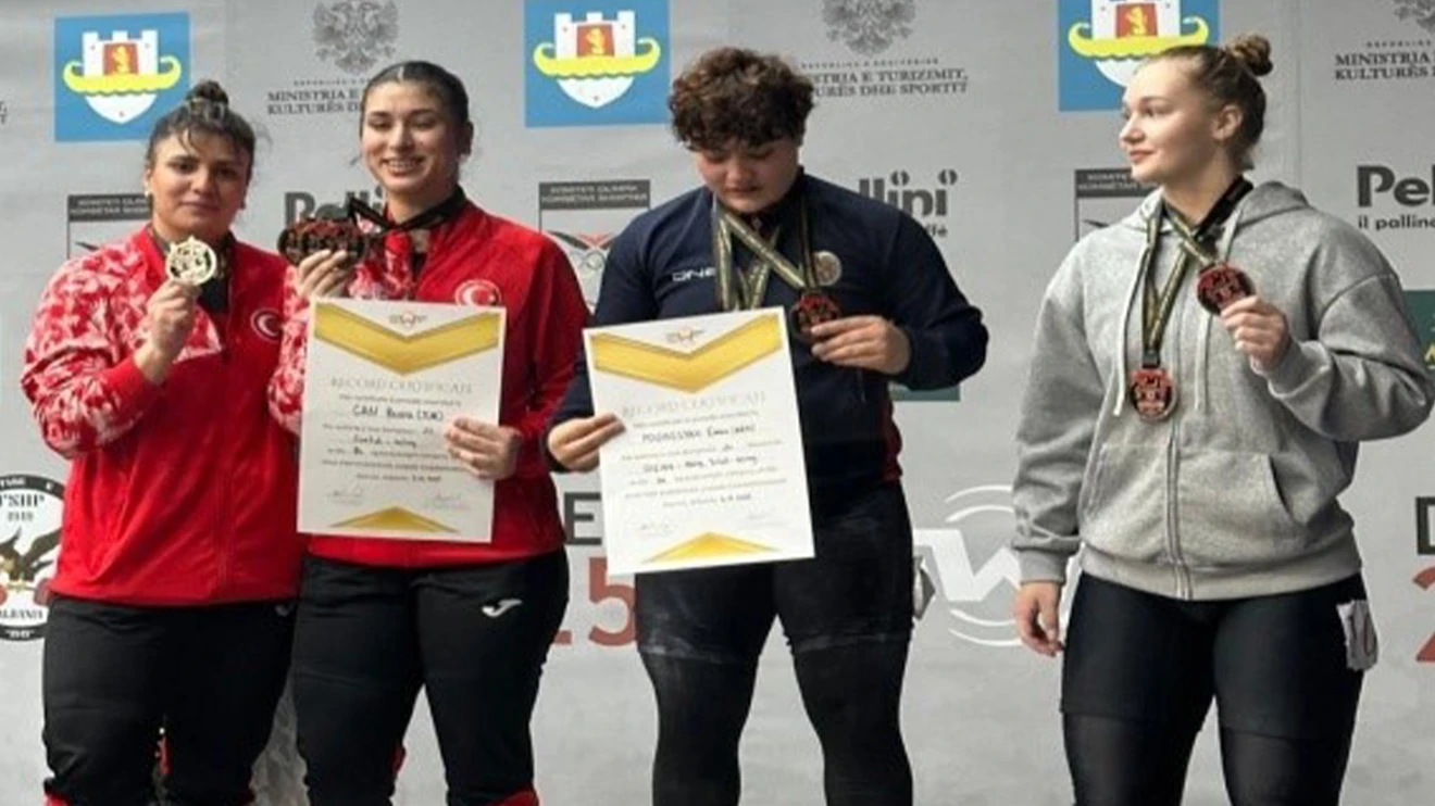 Spor Bilimleri Fakültesi öğrencilerinden uluslararası şampiyonalarda 14 madalya